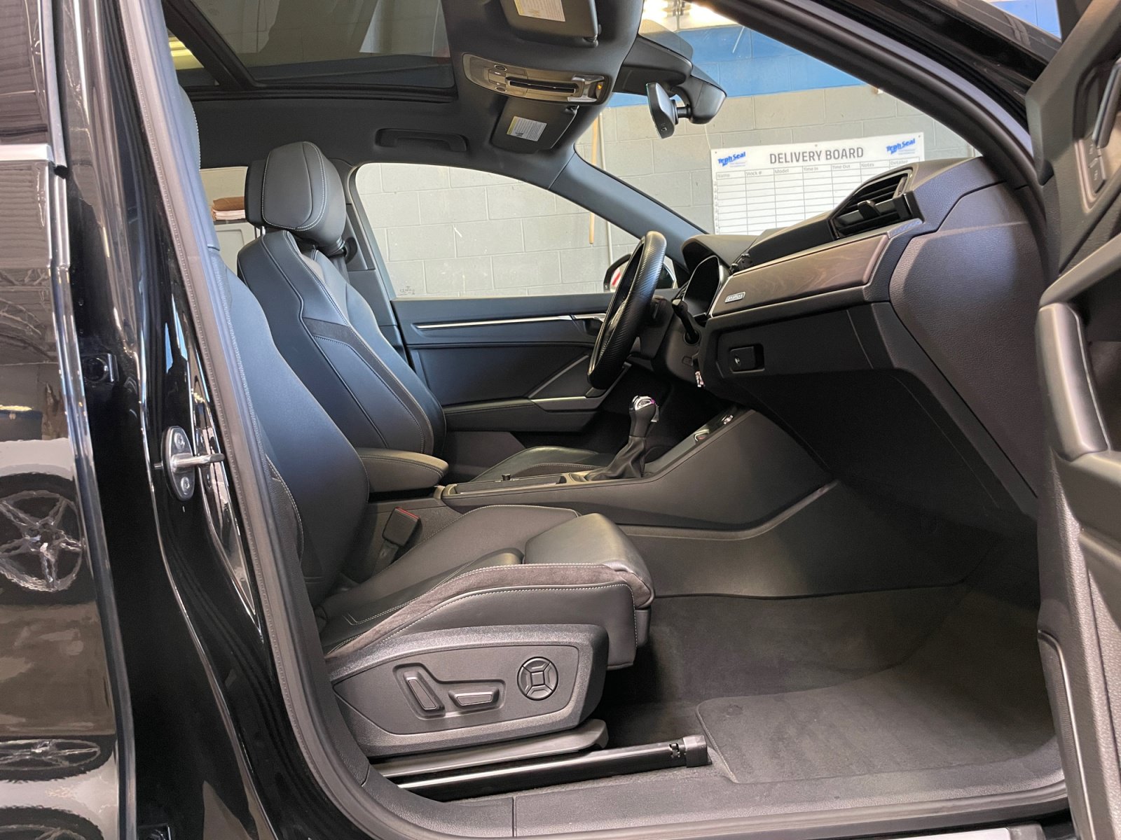 Used 2019 Audi Q3 2.0T Premium Plus w/ Premium Plus Package AWD/4WD image 31