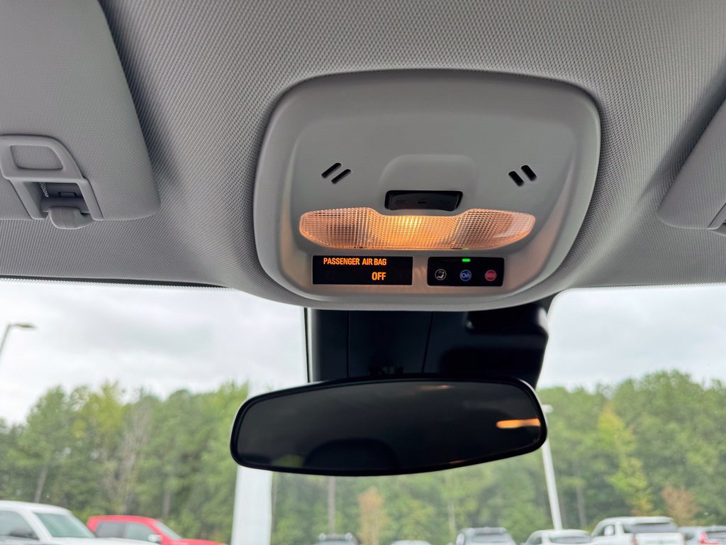 Used 2025 Chevrolet Trax LT FWD image 27