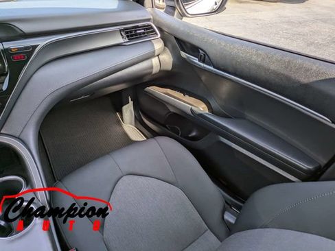 Used 2021 Toyota Camry LE FWD image 19