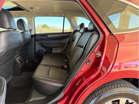 Used 2017 Subaru Outback 3.6R Limited image 11