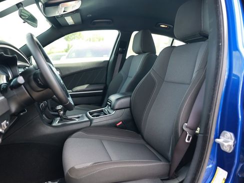Used 2020 Dodge Charger SXT w/ Driver Convenience Group image 17