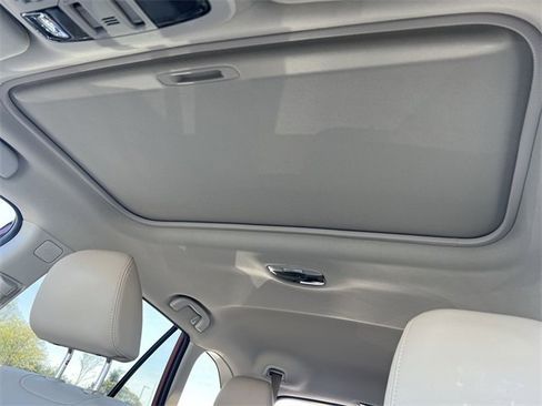 Used 2017 Subaru Outback 2.5i Limited image 11