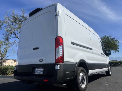 Used 2022 Ford Transit 250 Medium Roof image 26
