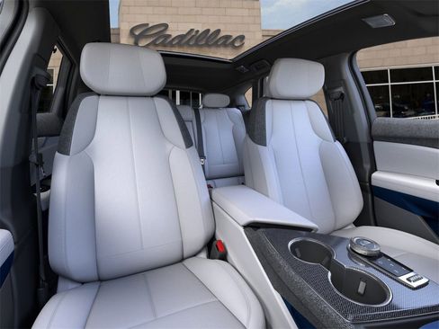 New 2026 Cadillac Optiq Luxury 1 image 16