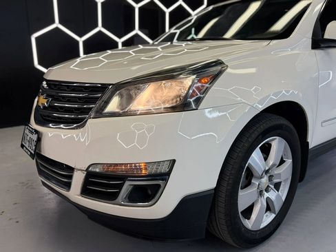 Used 2015 Chevrolet Traverse LTZ image 2