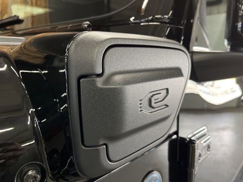 Used 2024 Jeep Wrangler High Altitude image 11