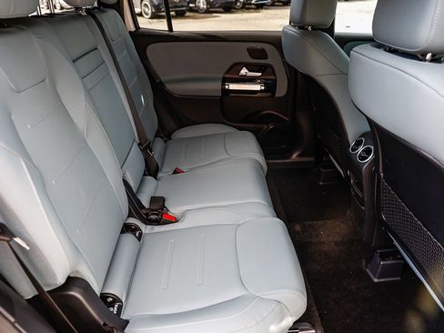 New 2026 Mercedes-Benz GLB 250 image 18