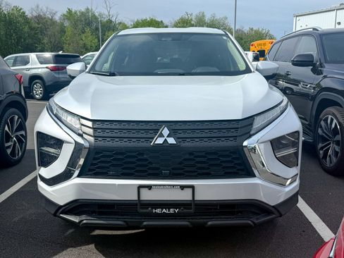 Used 2022 Mitsubishi Eclipse Cross ES AWD/4WD image 2