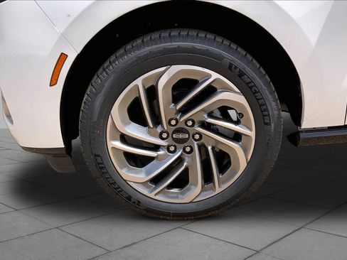 New 2026 Lincoln Navigator L Reserve AWD/4WD image 11