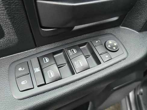 Used 2017 RAM 1500 Express image 24