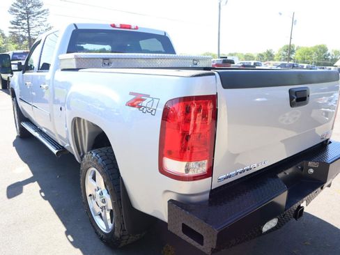 Used 2013 GMC Sierra 2500 SLE w/ HD SLE Premium Package AWD/4WD image 7