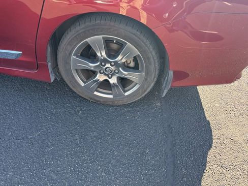 Used 2018 Toyota Sienna SE Premium w/ Carpet Mat Package FWD image 14