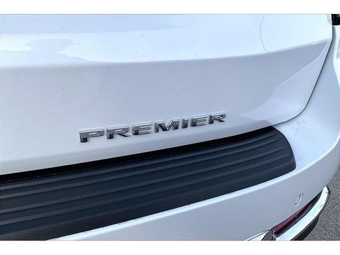New 2026 Chevrolet Suburban Premier AWD/4WD image 9