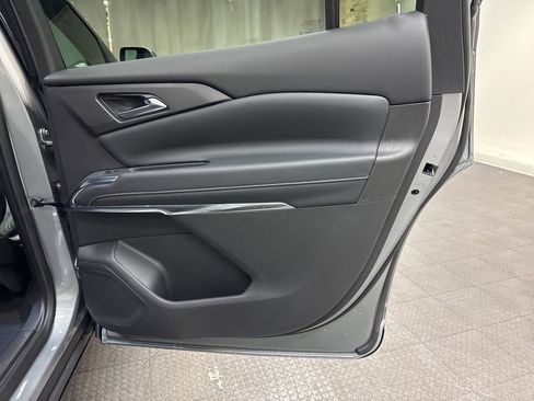 New 2026 Chevrolet Traverse LT w/ Sun and Wheel Package image 15