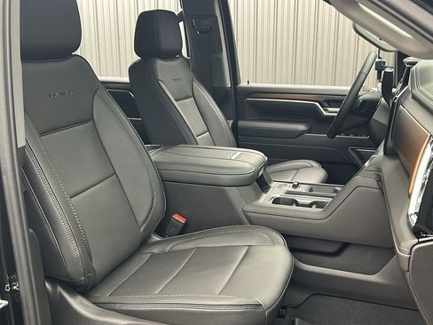Used 2025 GMC Sierra 3500 Denali image 41