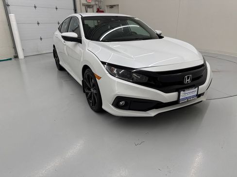 Used 2019 Honda Civic Sport image 7