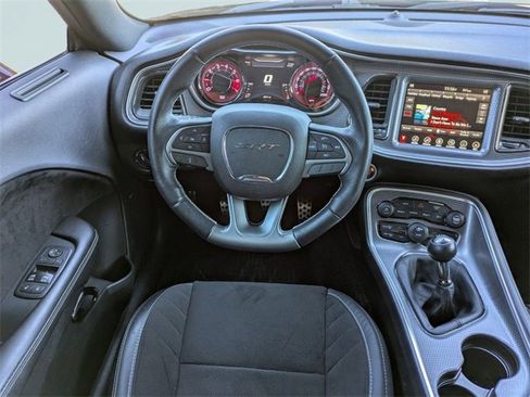 Used 2017 Dodge Challenger SRT Hellcat image 15