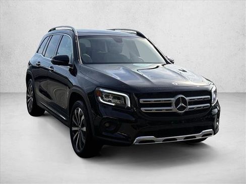 Used 2023 Mercedes-Benz GLB 250 image 3