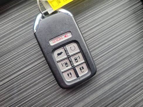 Used 2024 Honda Odyssey Touring image 41