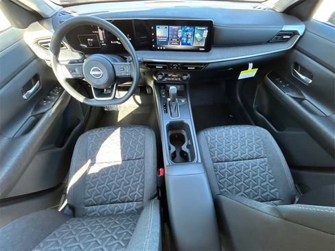 Used 2026 Nissan Kicks SV w/ Charging Package image 24