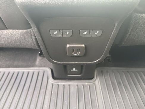 Used 2021 Chevrolet Equinox Premier AWD/4WD image 16
