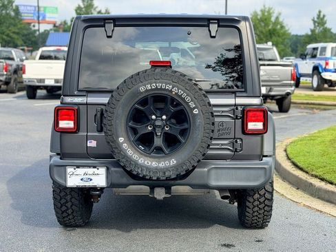 Used 2022 Jeep Wrangler Sport AWD/4WD image 7