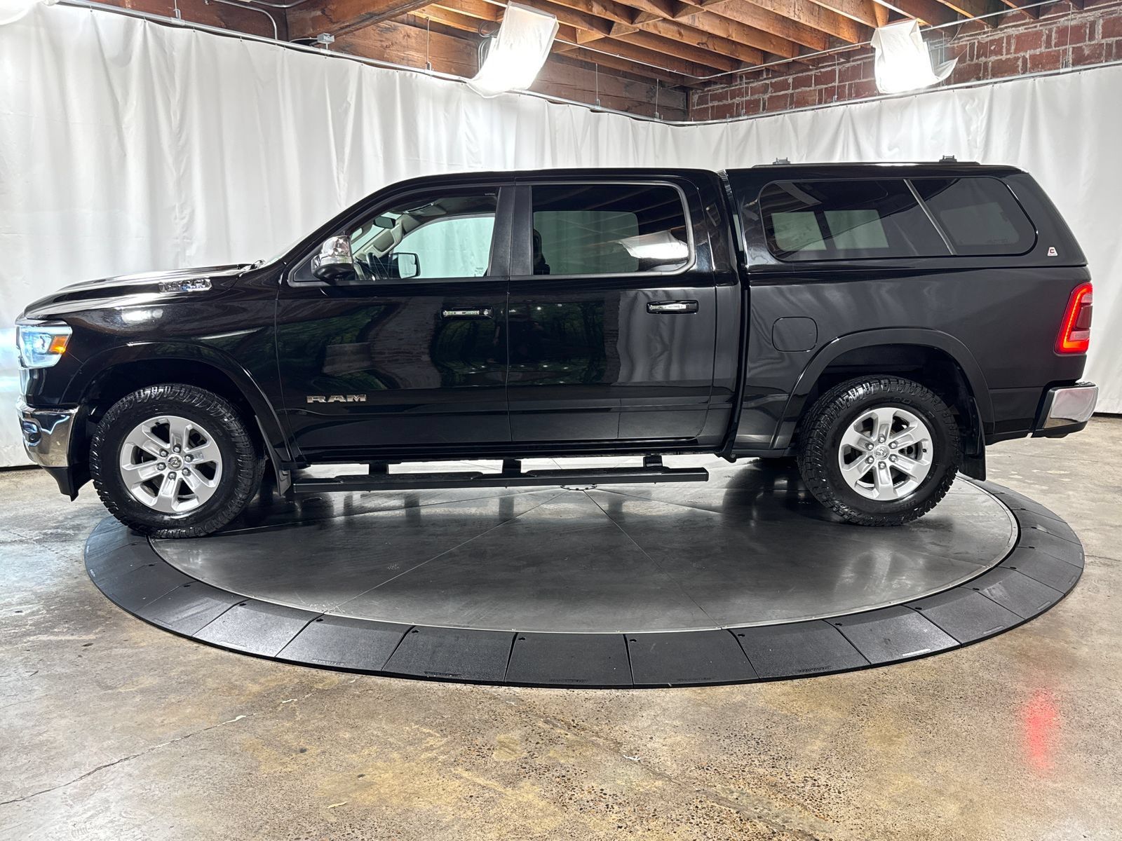 Used 2021 RAM 1500 Laramie AWD/4WD image 6