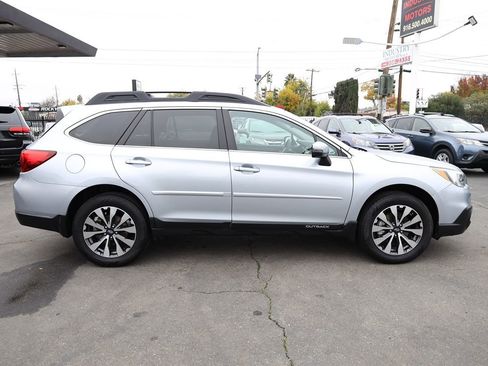 Used 2016 Subaru Outback 2.5i Limited image 8