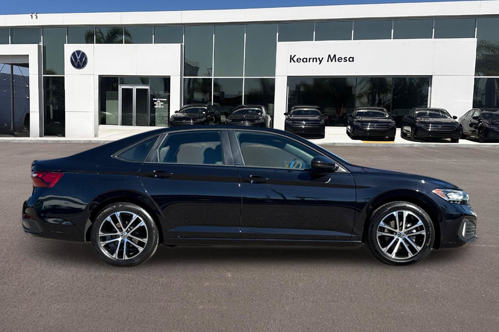 Used 2023 Volkswagen Jetta Sport FWD image 3