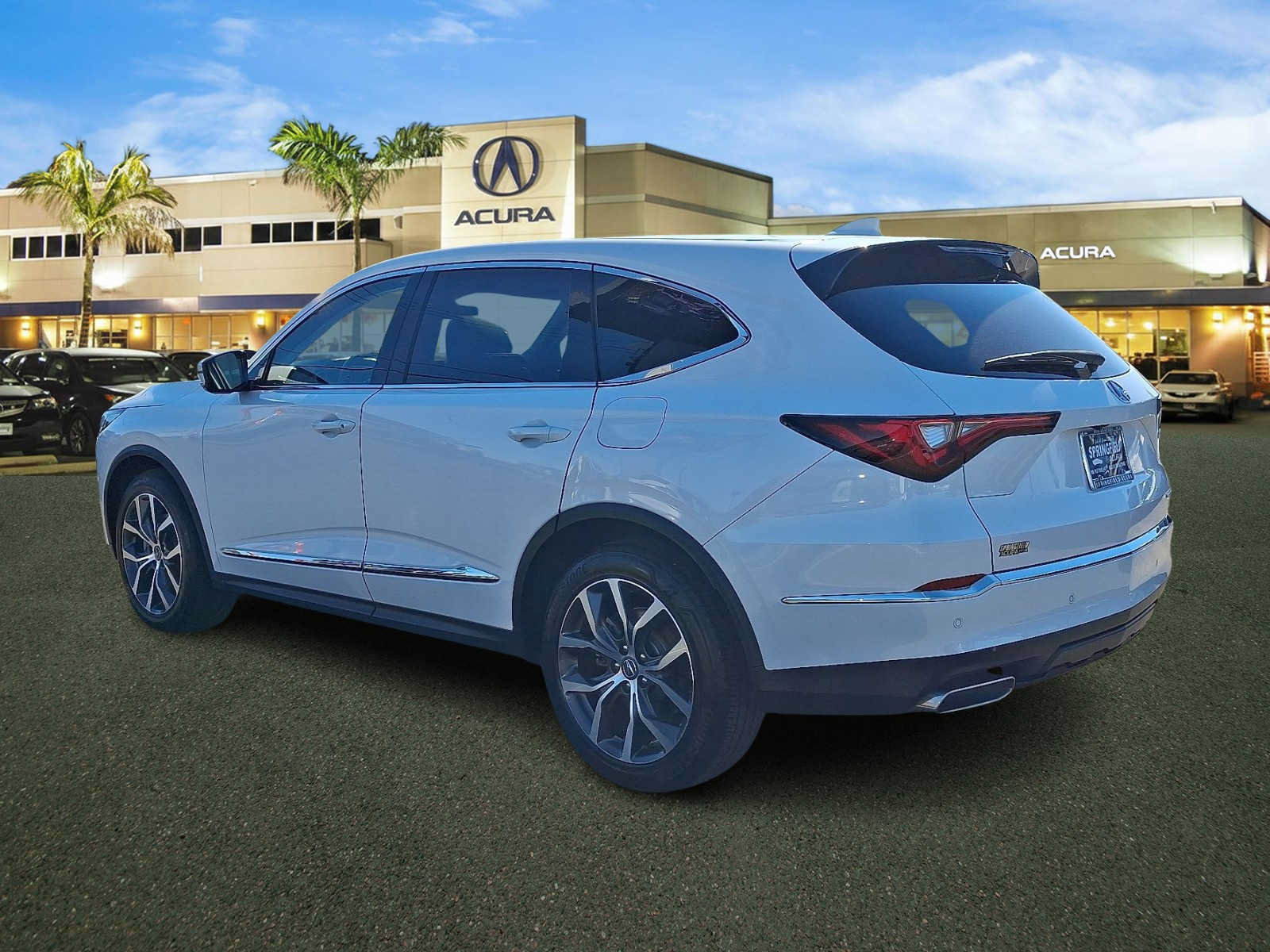 Used 2024 Acura MDX w/ Technology Package AWD/4WD image 4