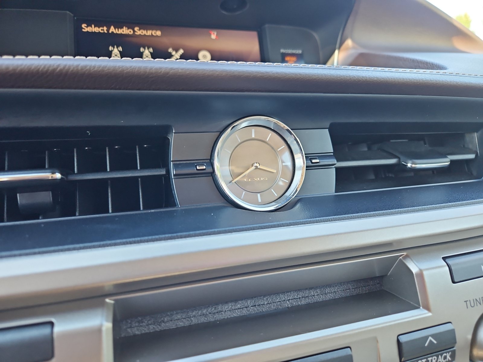 Used 2018 Lexus ES 350 w/ Luxury Package w/Wood Trim FWD image 22