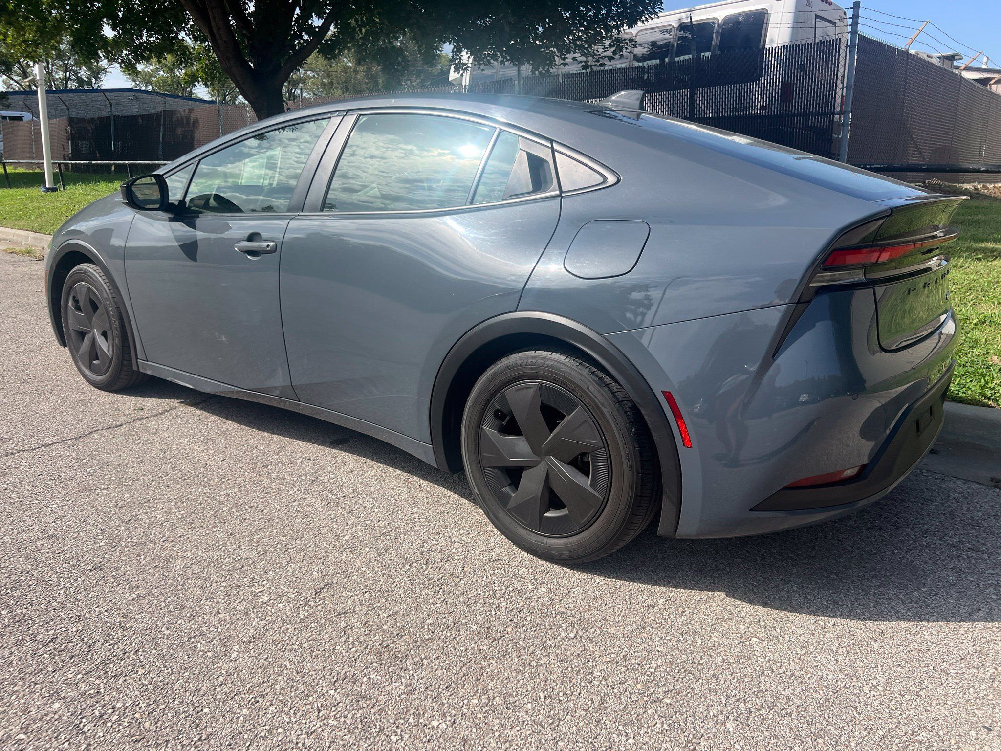 Used 2023 Toyota Prius LE FWD image 7