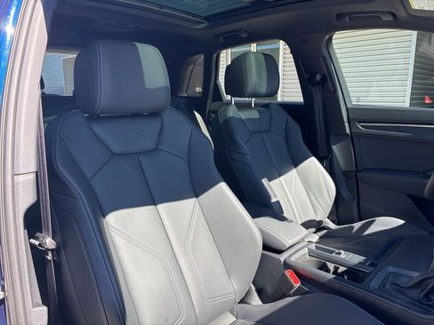 Certified 2025 Audi Q3 2.0T Premium w/ Convenience Package image 16