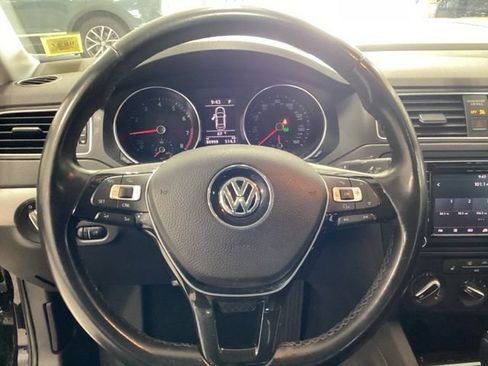 Used 2018 Volkswagen Jetta SE FWD image 7