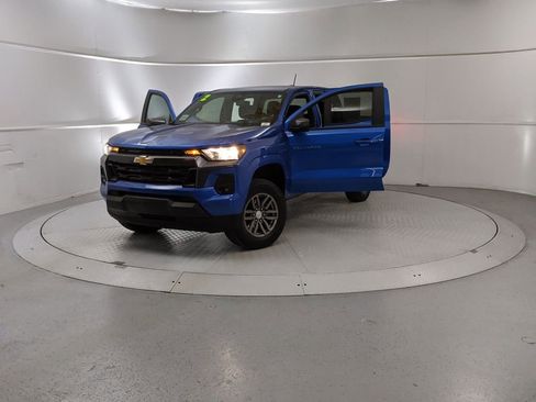 Used 2024 Chevrolet Colorado LT w/ LT Convenience Package image 12