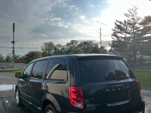 Used 2013 Dodge Grand Caravan SXT FWD image 4