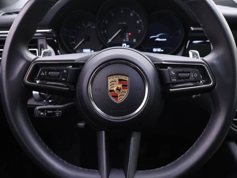 Certified 2024 Porsche Macan image 19