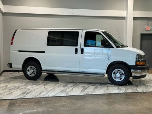 Used 2019 Chevrolet Express 2500 w/ Driver Convenience Package image 5