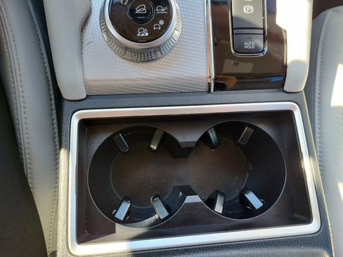 Used 2022 Mitsubishi Outlander SEL image 38