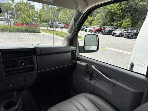 Used 2021 Chevrolet Express 2500 RWD image 15