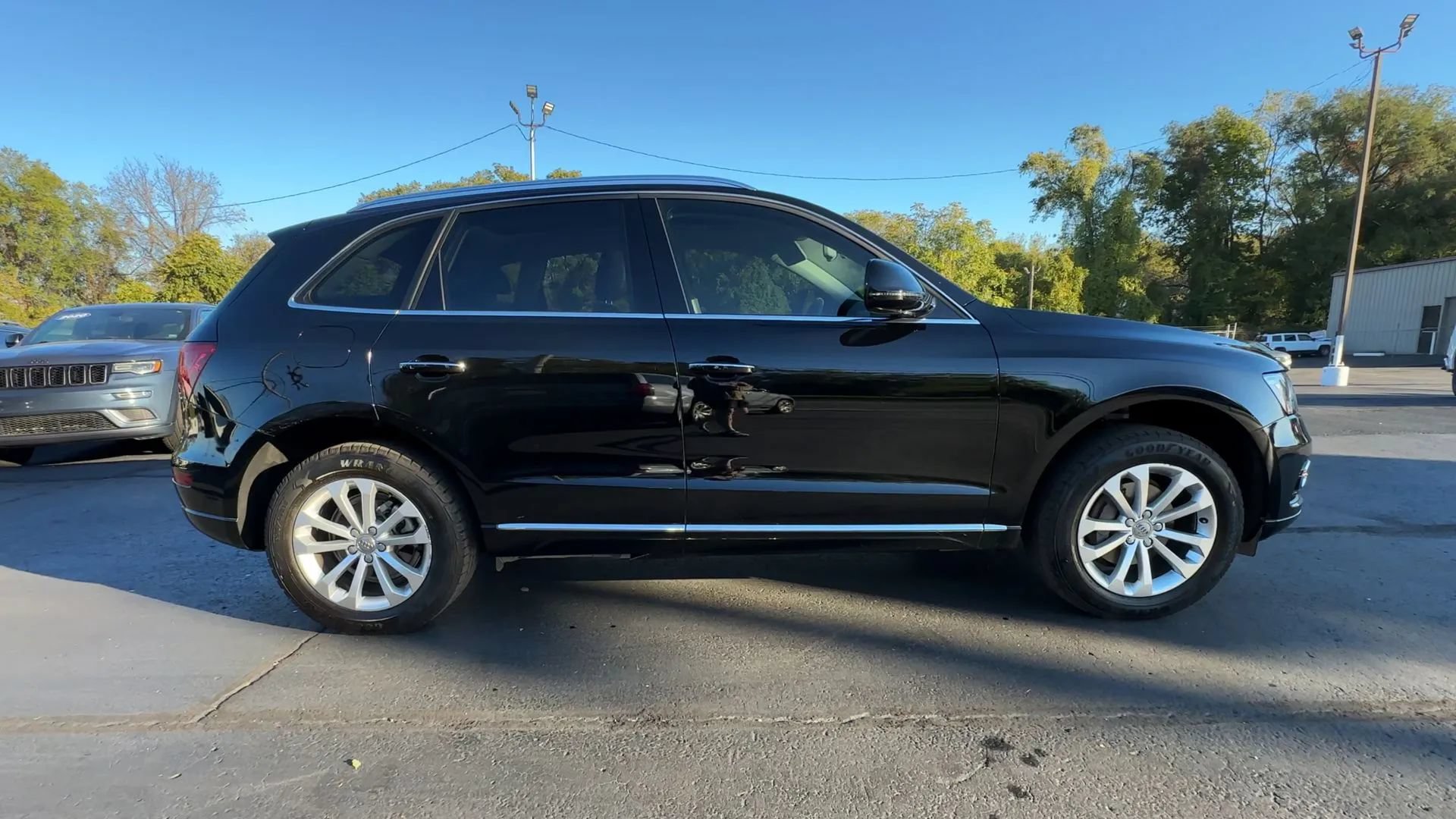 Used 2016 Audi Q5 2.0T Premium Plus w/ Technology Package AWD/4WD image 10