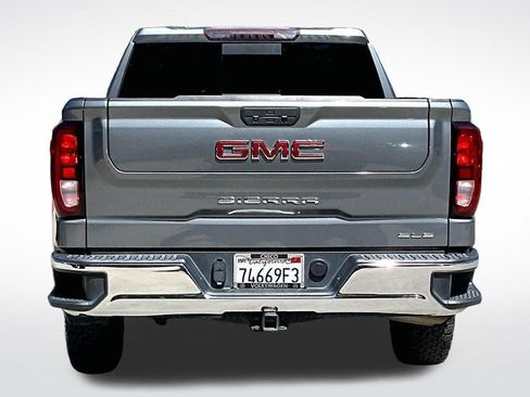 Used 2021 GMC Sierra 1500 SLE w/ Preferred Package RWD image 3