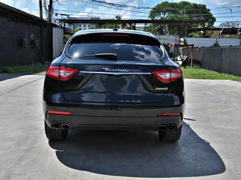 Used 2017 Maserati Levante AWD/4WD image 5