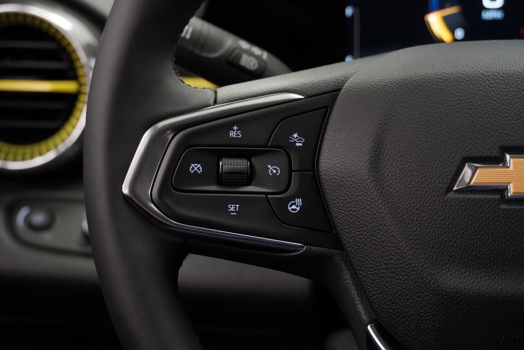 New 2026 Chevrolet Trax LT w/ Driver Confidence Package FWD image 20