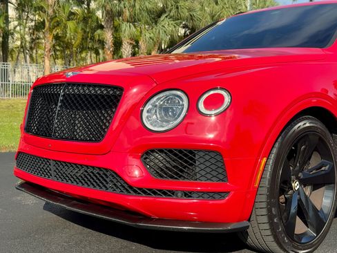 Used 2019 Bentley Bentayga image 26