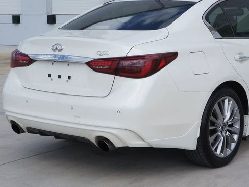 Used 2019 INFINITI Q50 Luxe w/ Essential Package (3.0T Luxe) image 18