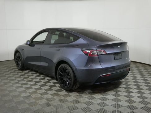 Used 2022 Tesla Model Y Long Range image 6