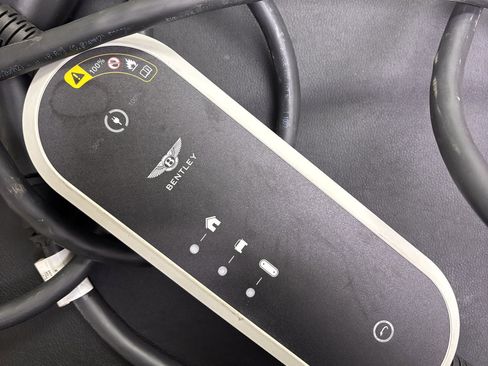 Used 2023 Bentley Bentayga Plug-In Hybrid image 53