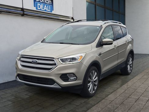 Used 2018 Ford Escape Titanium AWD/4WD image 3