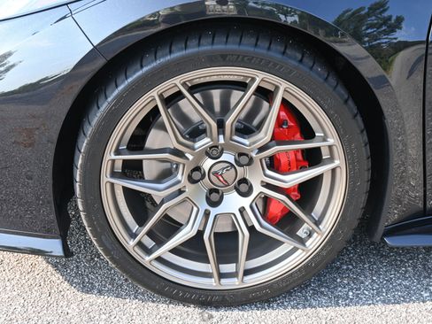 Used 2024 Chevrolet Corvette Z06 image 17